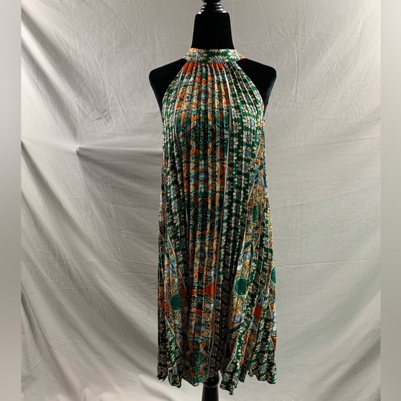 Boho Pleated Halter Neck Hem Dress - Picture 6 of 10